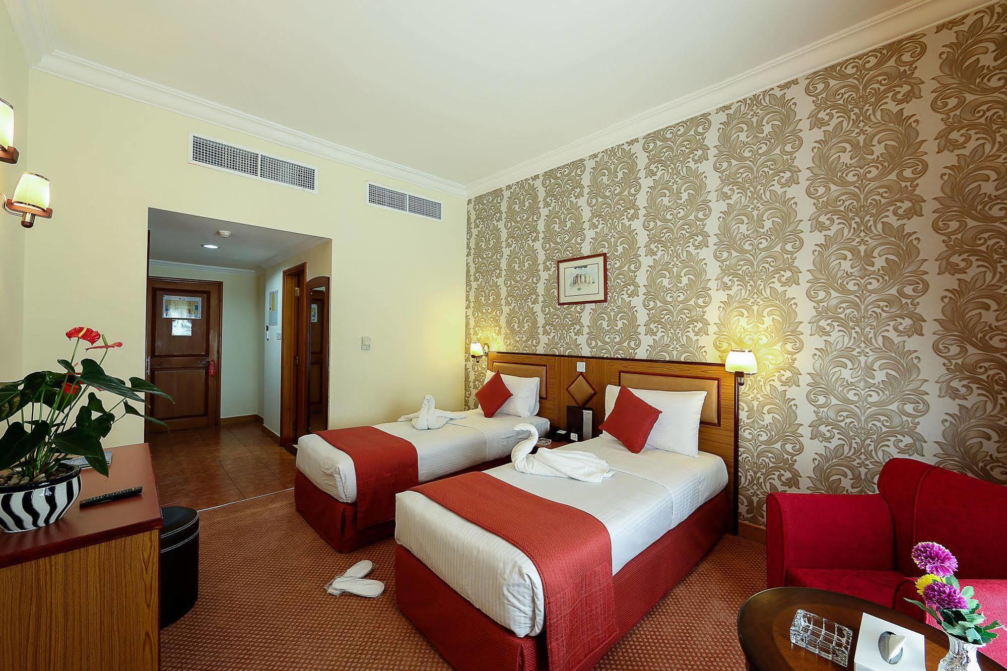 Jonrad Hotel Dubai Esterno foto