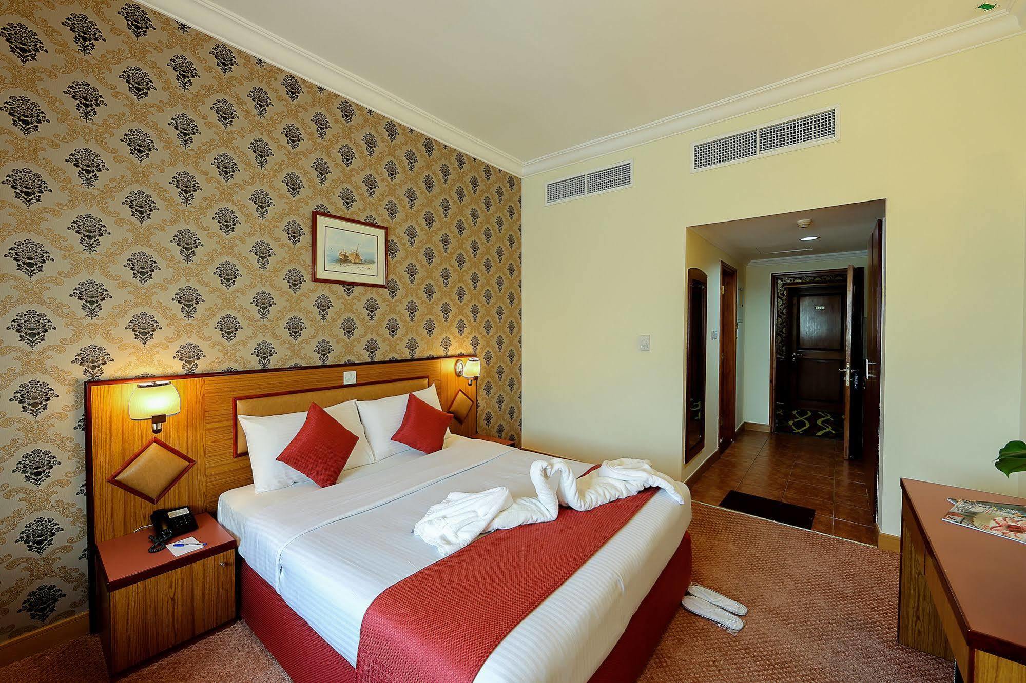 Jonrad Hotel Dubai Esterno foto