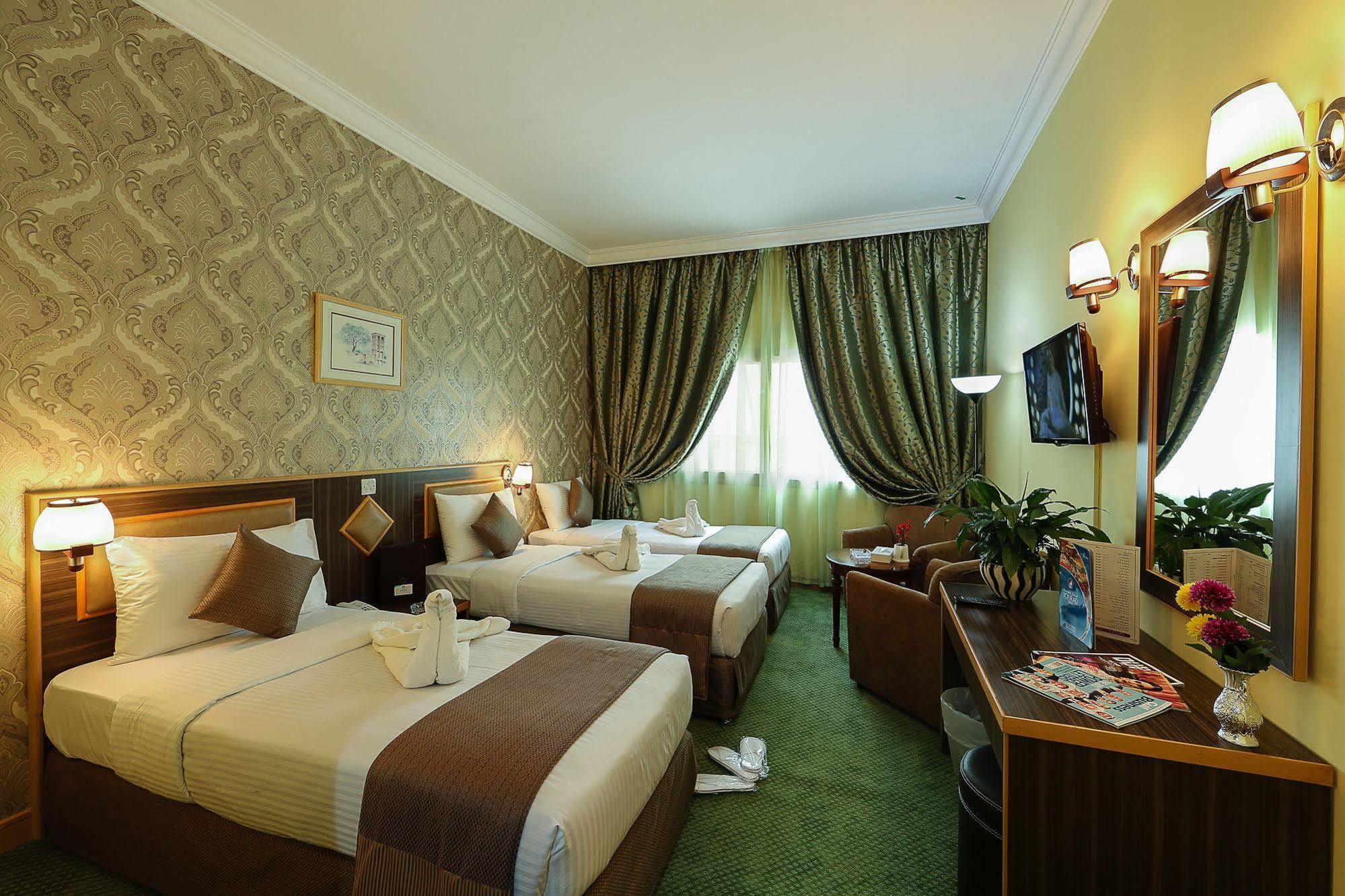 Jonrad Hotel Dubai Esterno foto