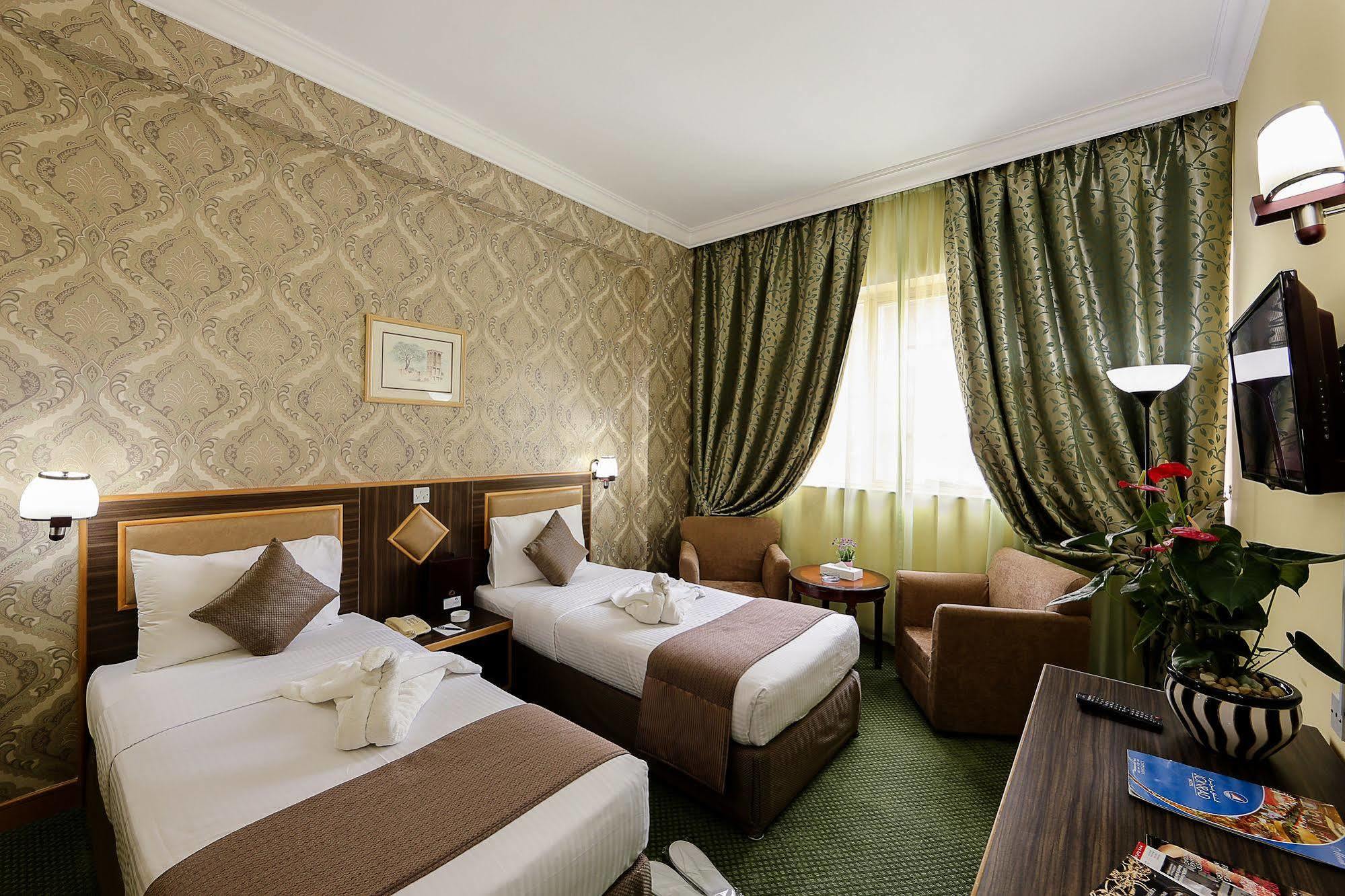 Jonrad Hotel Dubai Esterno foto