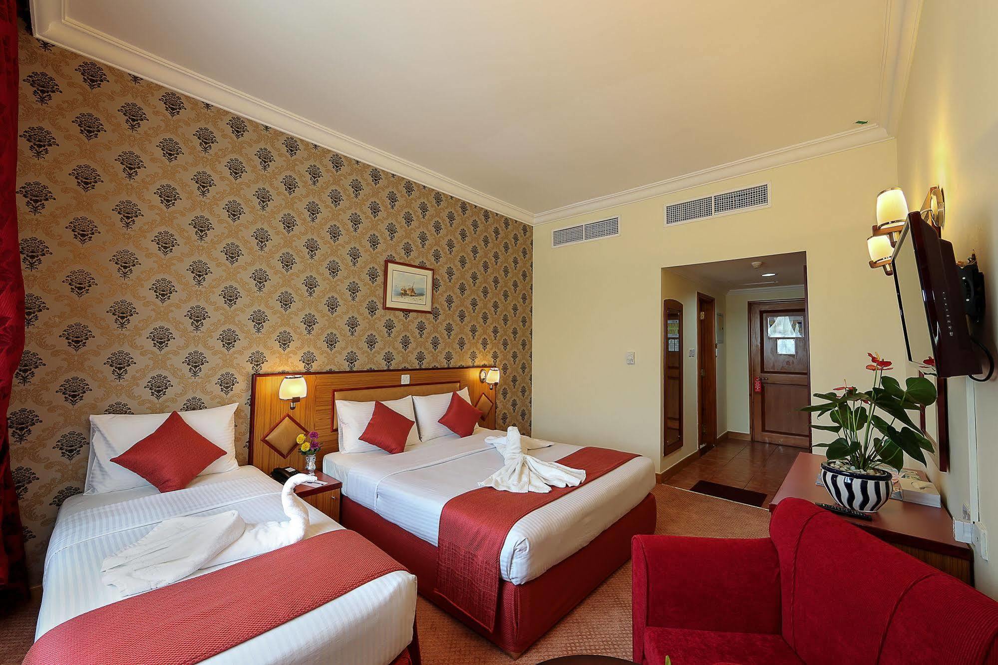Jonrad Hotel Dubai Esterno foto