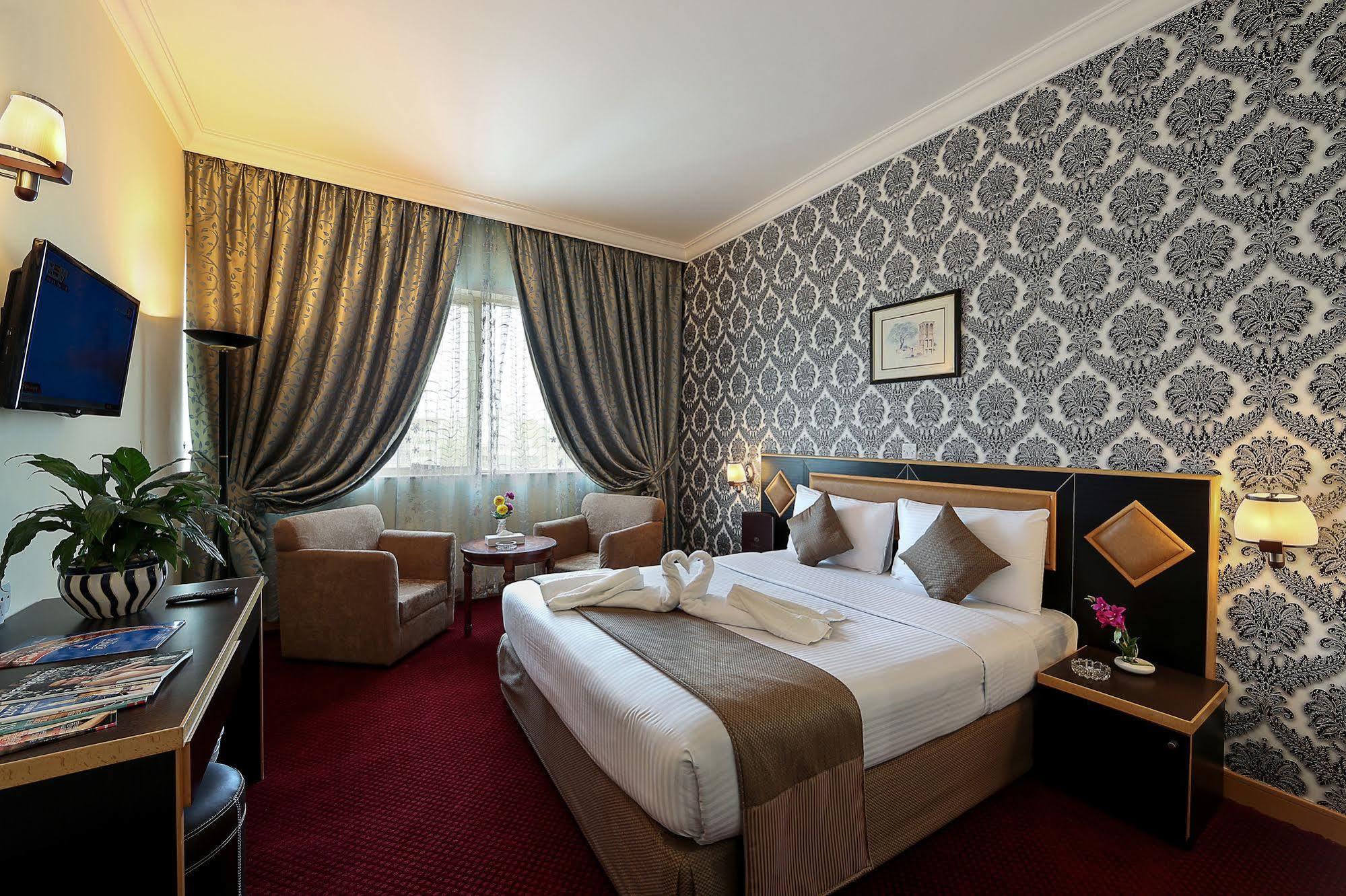 Jonrad Hotel Dubai Esterno foto